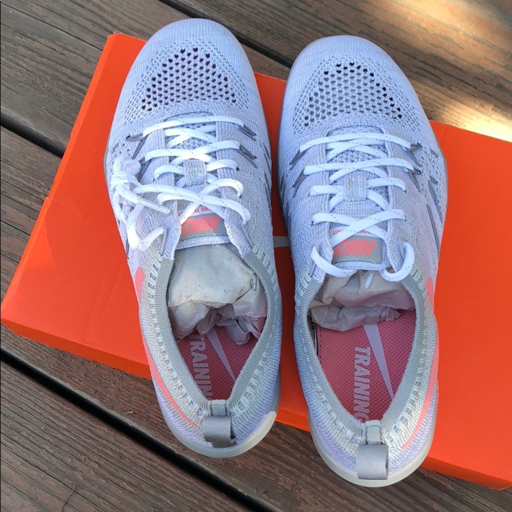 Nike women free TR focus flyknit training shoe 6US